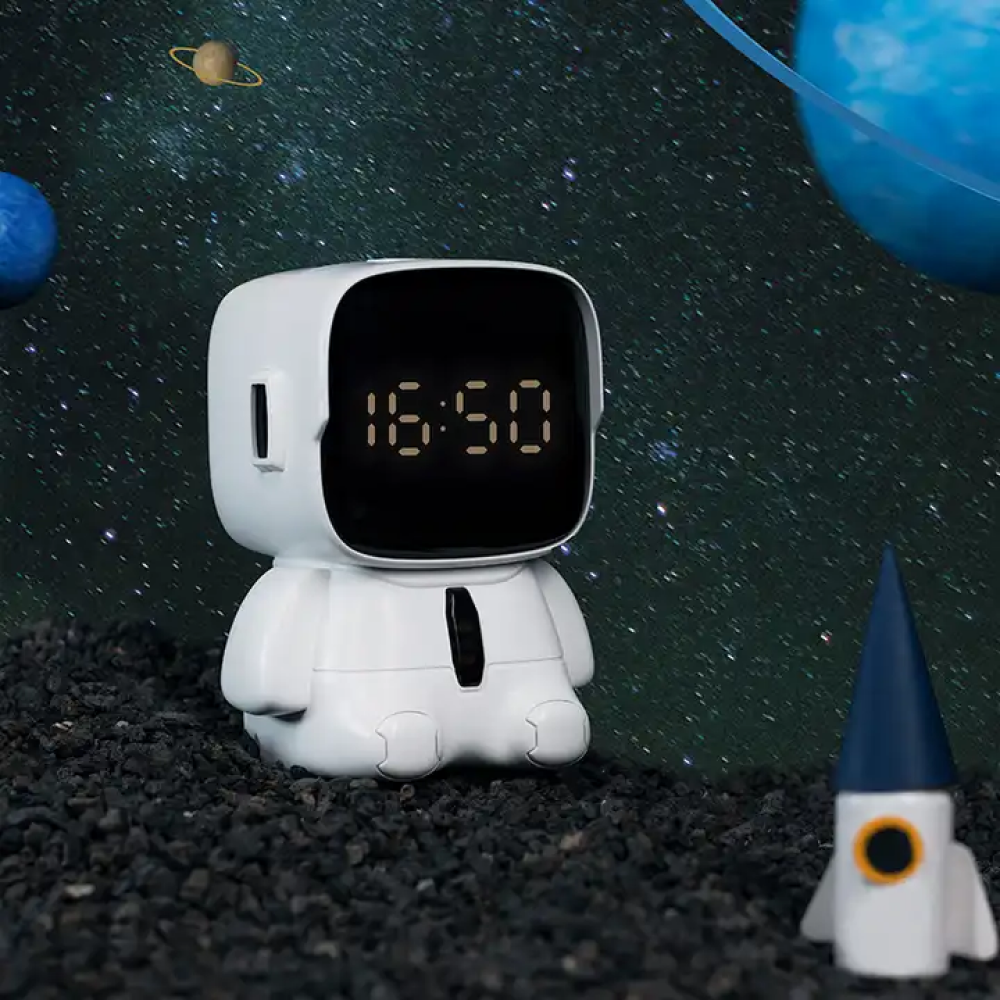 Настільний годинник космонавт Robot clock, Білий / Електронний годинник / Дитячий годинник-будильник