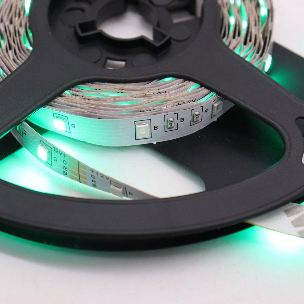 Світлодіодна стрічка на 5м, з пультом та блоком 3528, від мережі / Багатокольорова стрічка RGB / Гнучка підсвітка