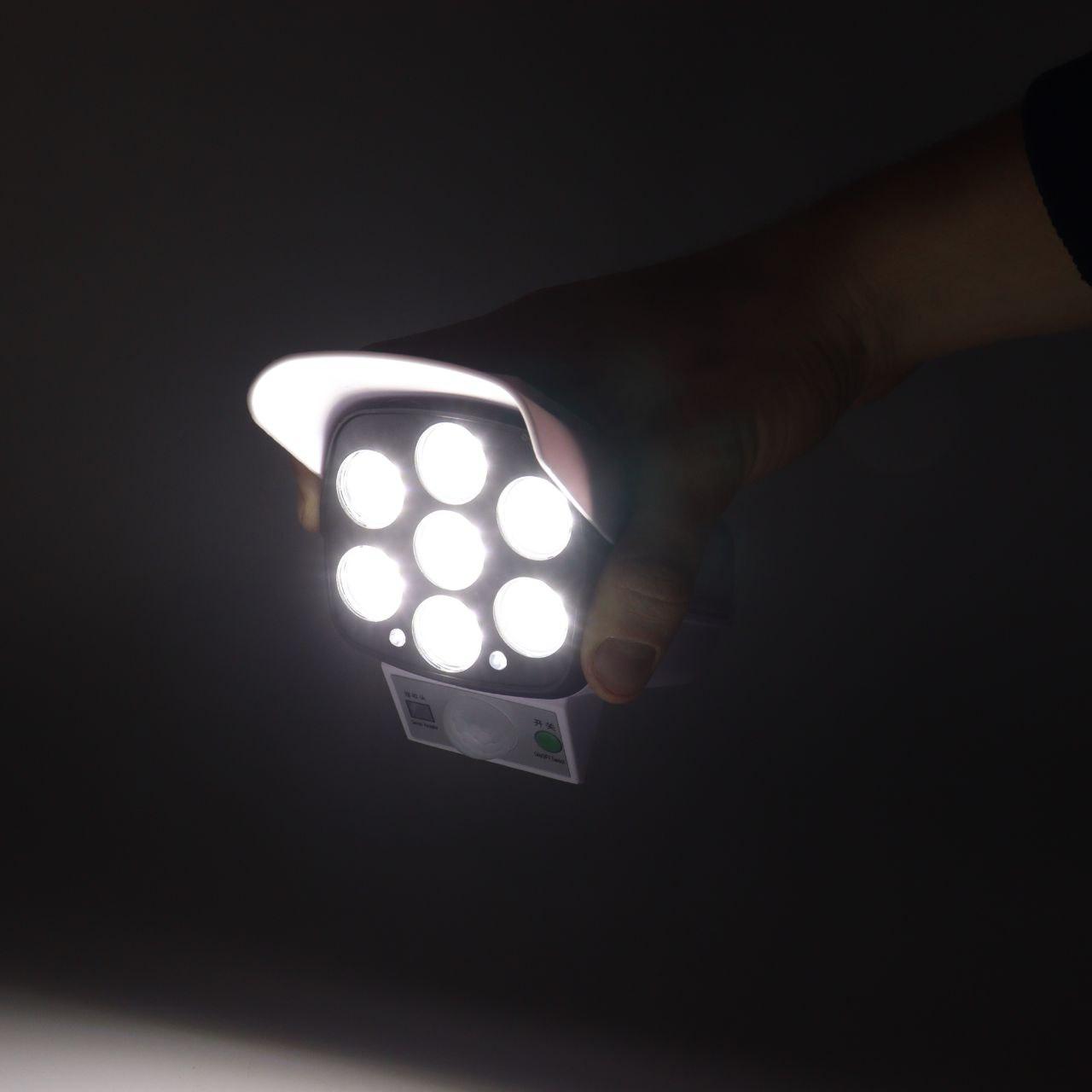 Вуличний світильник із датчиком руху на сонячній батареї + пульт, CL 877B / Світлодіодний ліхтар