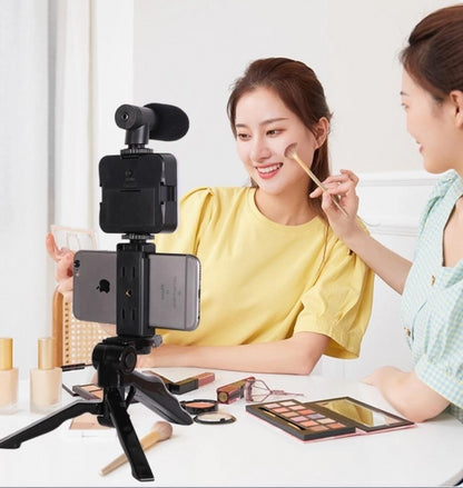 Набір блогера 4в1 штатив для телефону з мікрофоном та спалахом / Трипод для селфі та відео / Тренога для телефону