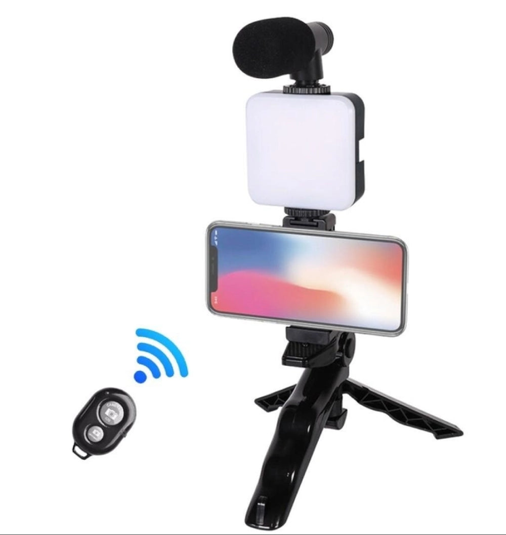Набір блогера 4в1 штатив для телефону з мікрофоном та спалахом / Трипод для селфі та відео / Тренога для телефону