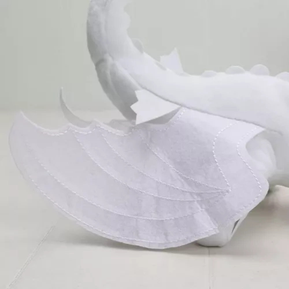 Іграшка на машину дракон Денна фурія із присоскою, Білий / М'яка плюшева іграшка беззубик / Іграшка дракон