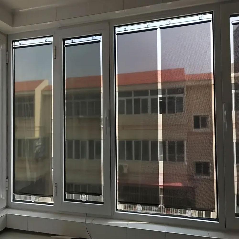 Рулонна сонцезахисна шторка на вікно 125х58см, Чорна / Рулонна штора від сонця на пластикові вікна