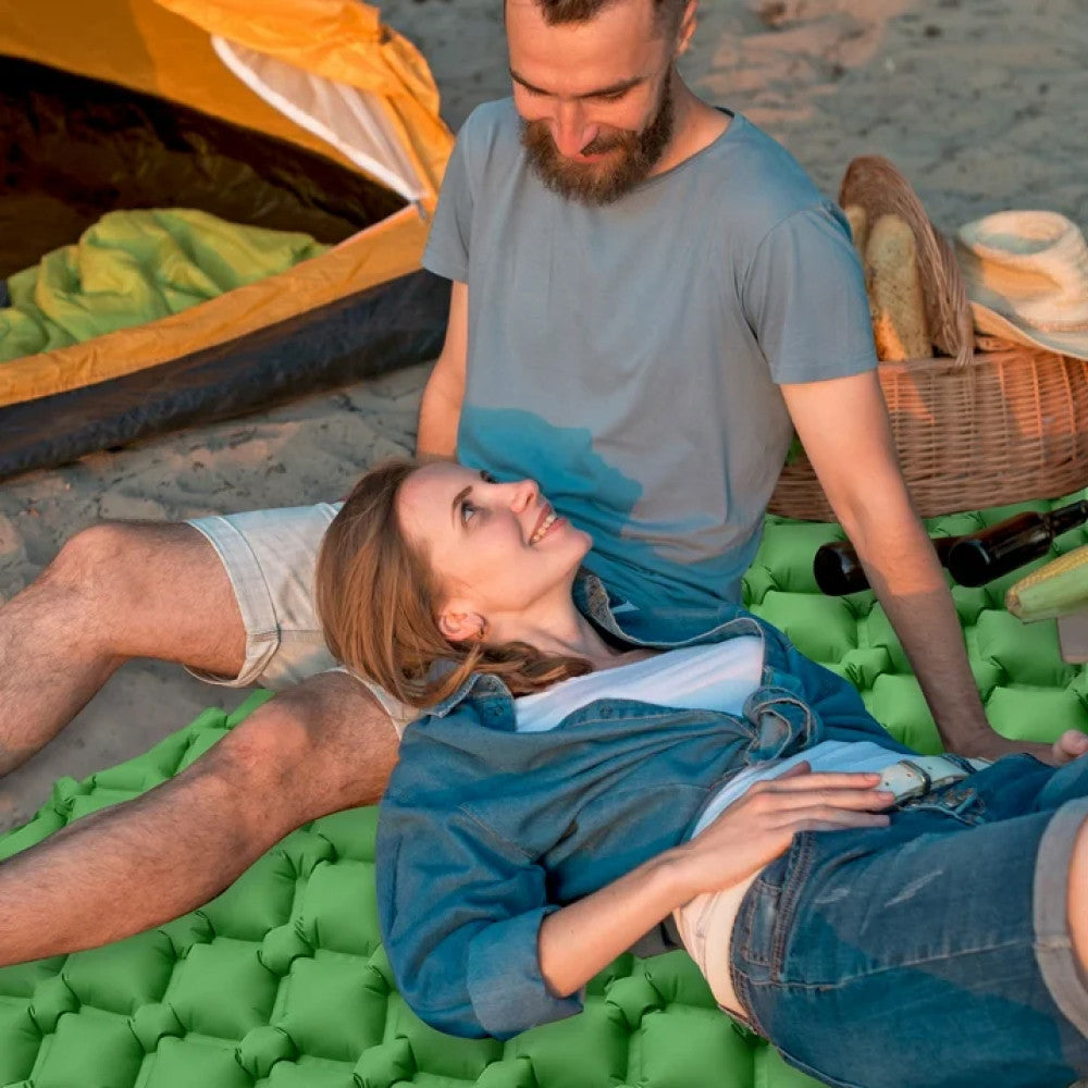 Надувний каремат з подушкою та вбудованим насосом, 225х70см, Зелений / Туристичний каремат / Надувний килимок