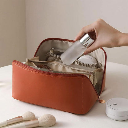 Косметичка з повним доступом з екошкіри (23,5х13х13 см), Коричневий / Дорожня жіноча сумка-косметичка