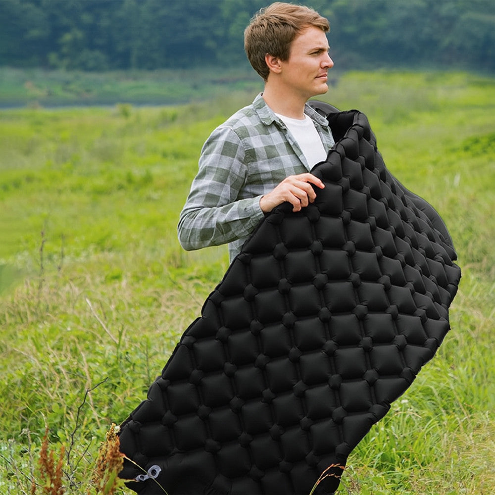 Надувний каремат з подушкою та вбудованим насосом, 225х70см, Чорний / Туристичний каремат / Надувний килимок