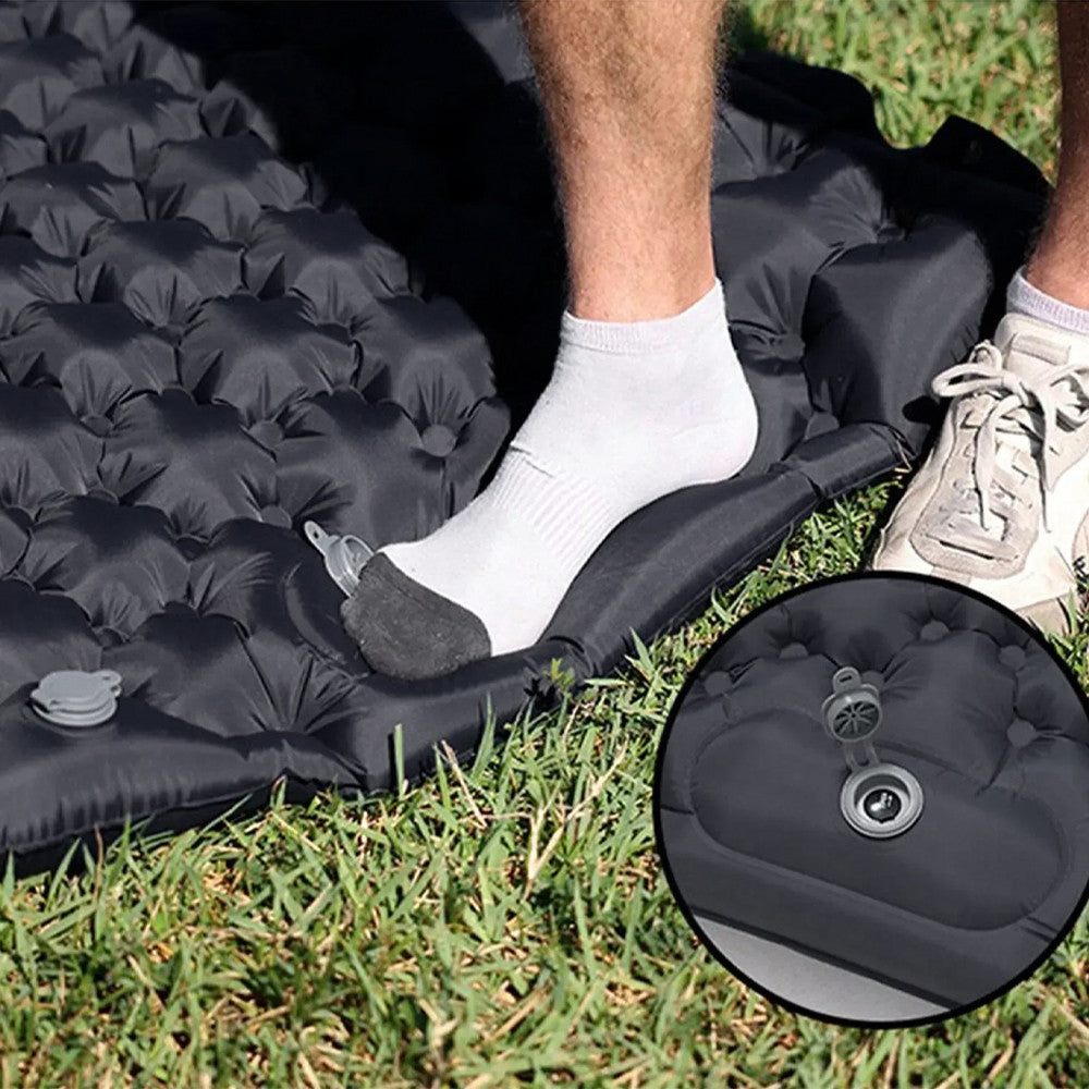 Надувний каремат з подушкою та вбудованим насосом, 225х70см, Чорний / Туристичний каремат / Надувний килимок