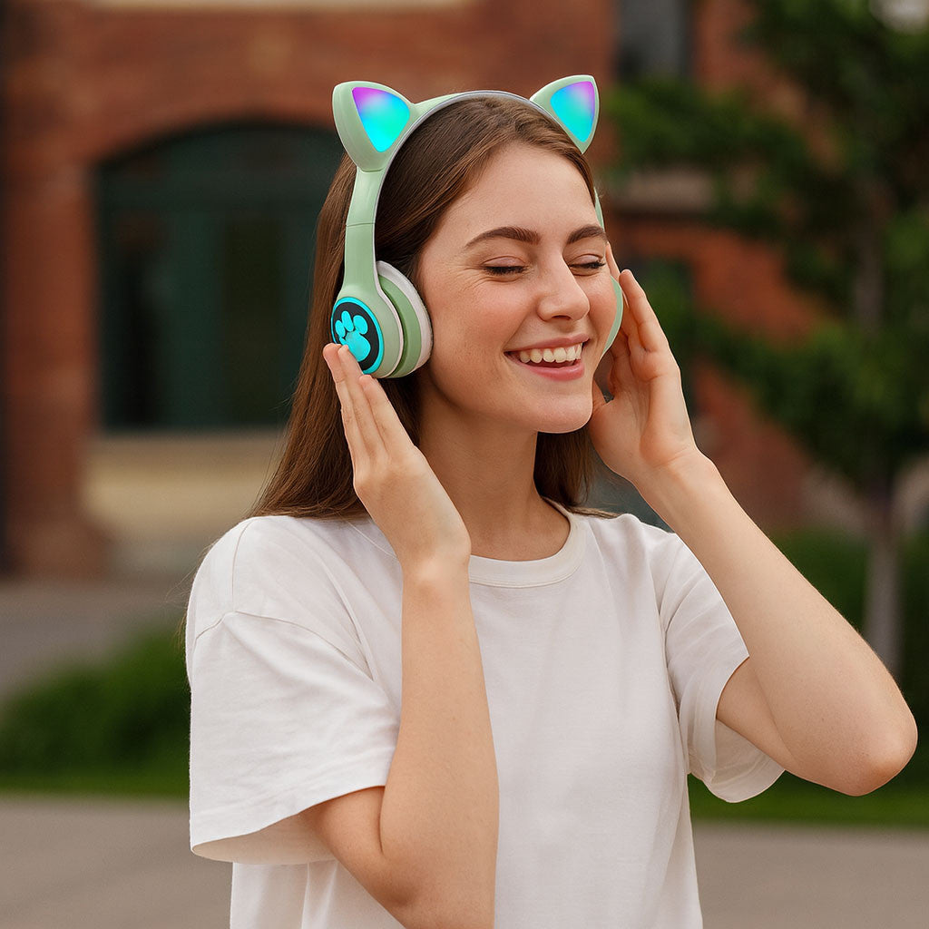 Бездротові навушники Котячі вушка VZV-23M, Зелені / Дитячі навушники з підсвічуванням та мікрофоном