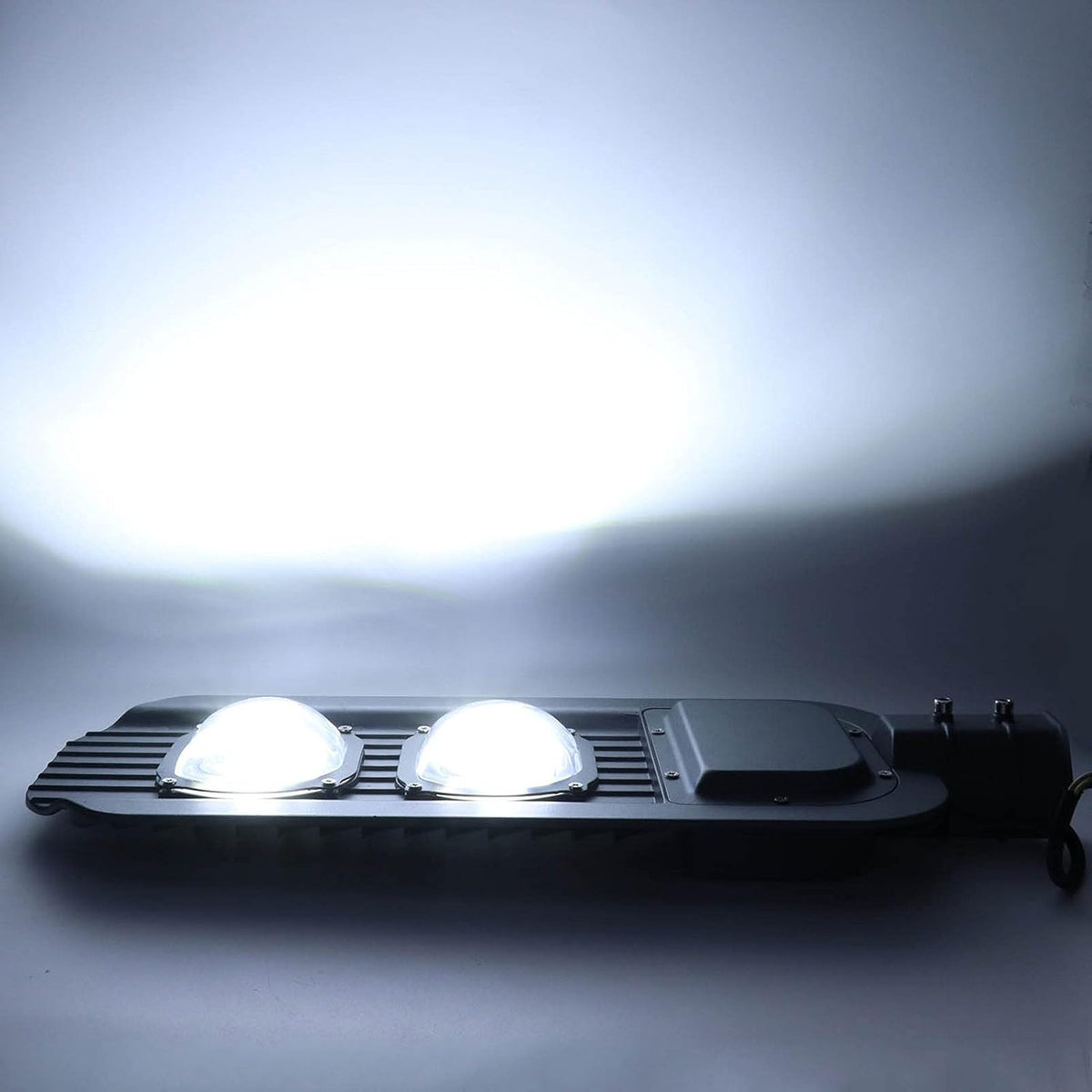 Вуличний світлодіодний світильник від мережі, 100W, 220V, COB 6500K / LED світильник вуличний / Вуличний ліхтар