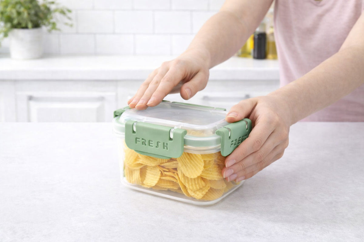 Герметичний харчовий контейнер Fresh 3,35 л з кліпсами 24,5х18х8см FRESH / Ланч-бокс / Контейнер для холодильника з затискачами