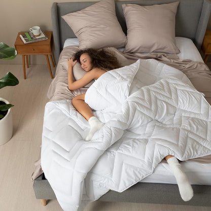 Зимова ковдра антіалергенна, 155х210см, Nordic Comfort / Полуторна ковдра для сну / Тепла ковдра з холофайбера