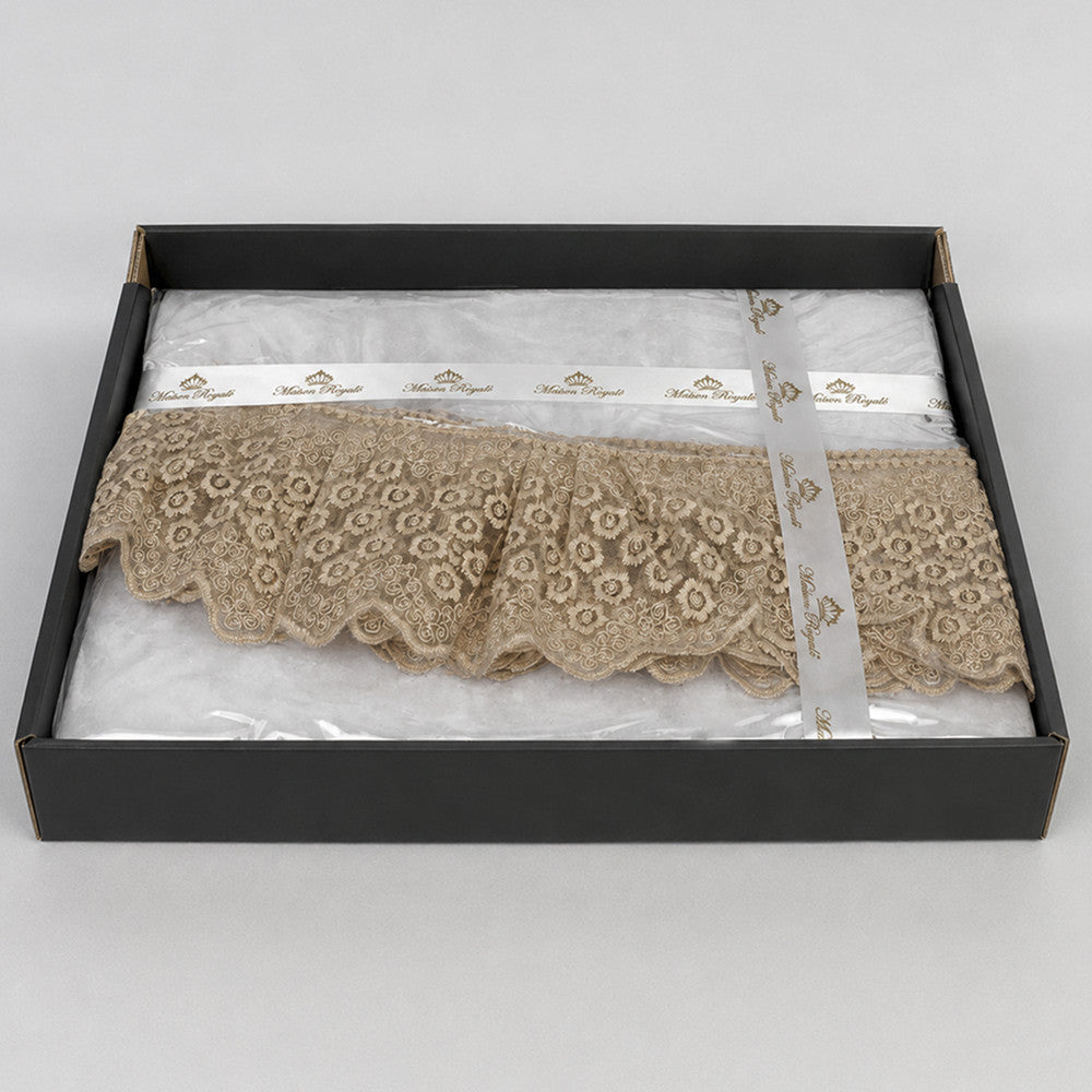 Захисна скатертина з силікону, з мереживом, овальна, 160х350см, Maison Royale Candy Cappuccino, Бежевий / Скатертина з ажурним краєм