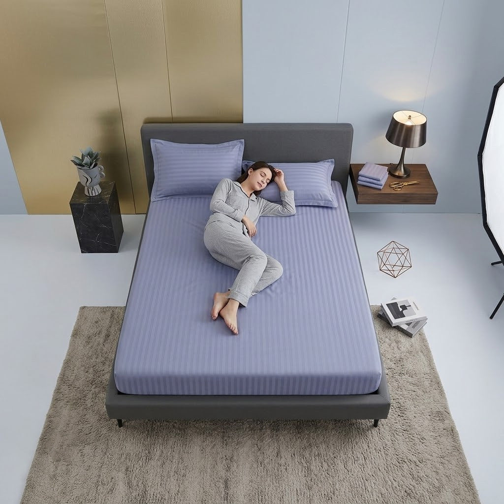Простирадло на гумці 200х160+20см та 2 наволочки 70х50см, бязь, Тет-а-тет, Коричнева смужка / Комплект постільної білизни бавовна
